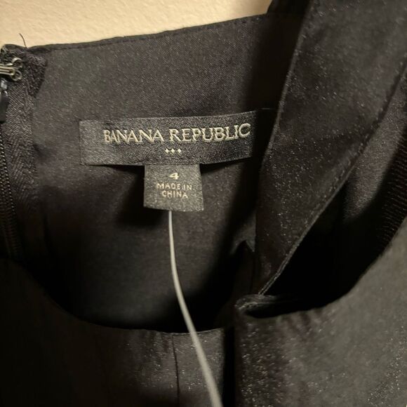 NWT Banana Republic Pleated Camisole Tencel Lyocell Black- Size 4 - Picture 10 of 11